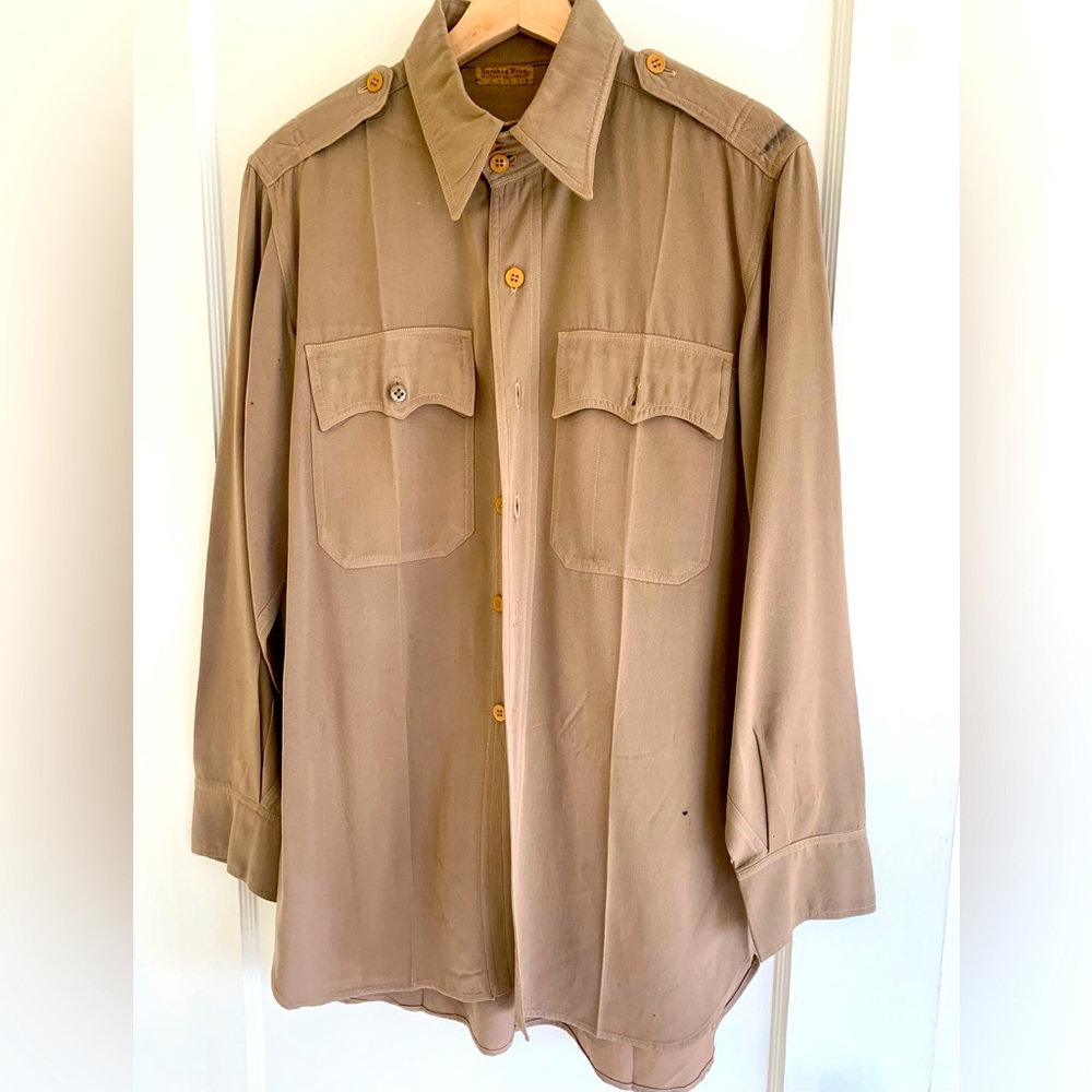 Vintage Custom Made Army Shirt from the 1940s. Made by Tarshes Brothers in NYC.